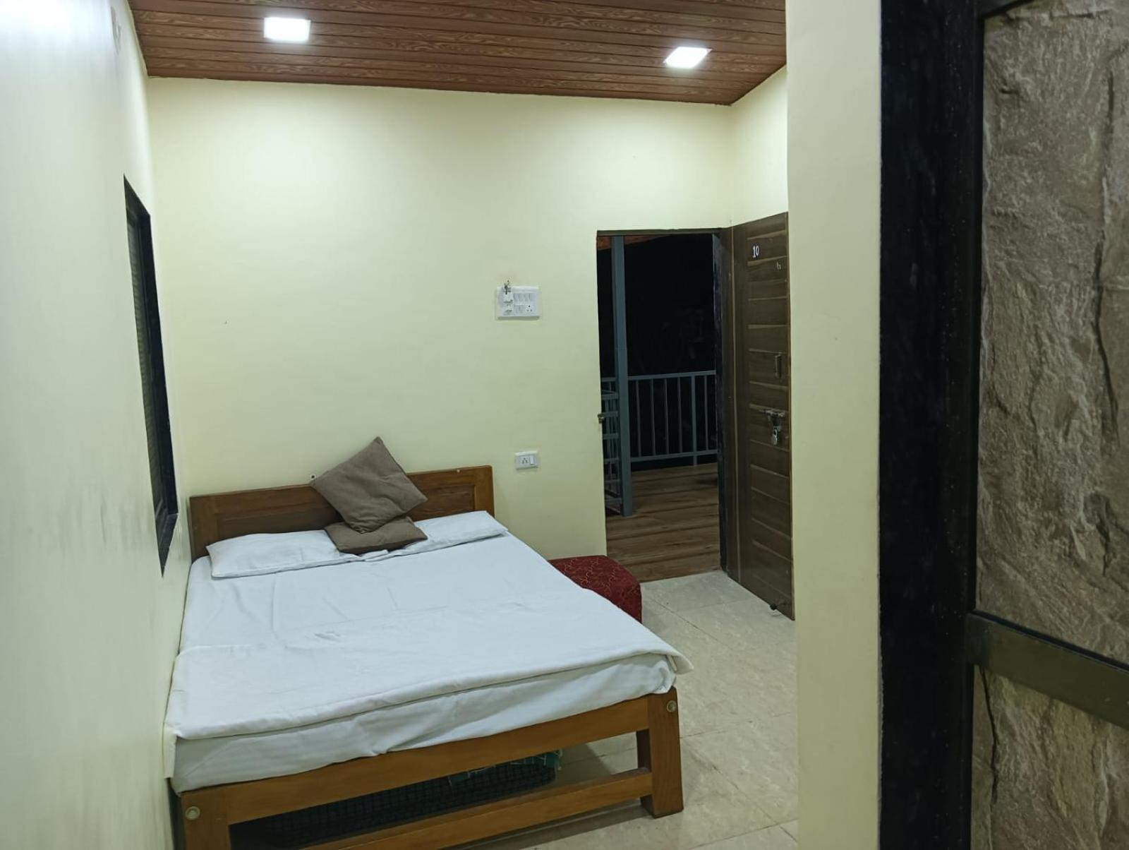 Gokul Cottage & Villa Revadanda Екстериор снимка